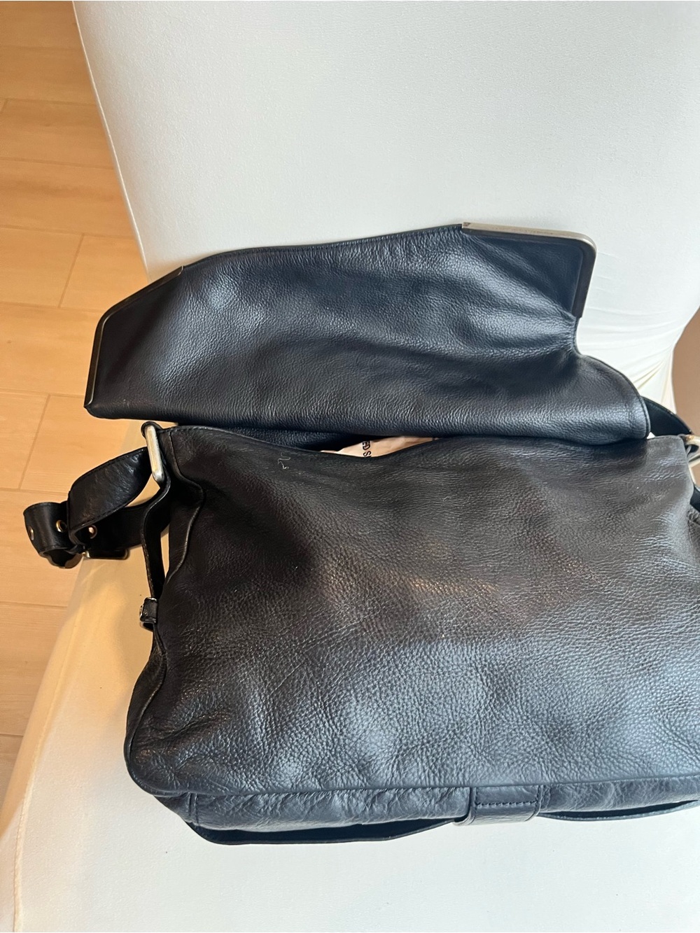 Kenneth Cole Black Leather Messenger Bag with Metal Corner Accents - Picture 6 of 9